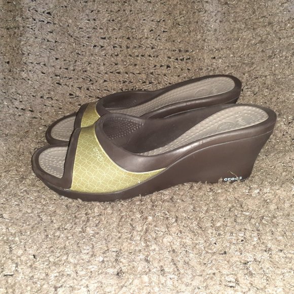 CROCS-SASSARI-Brown/Beige-Green Circles Wedge Heel Slides-Sz 10-Excellent - Picture 2 of 8